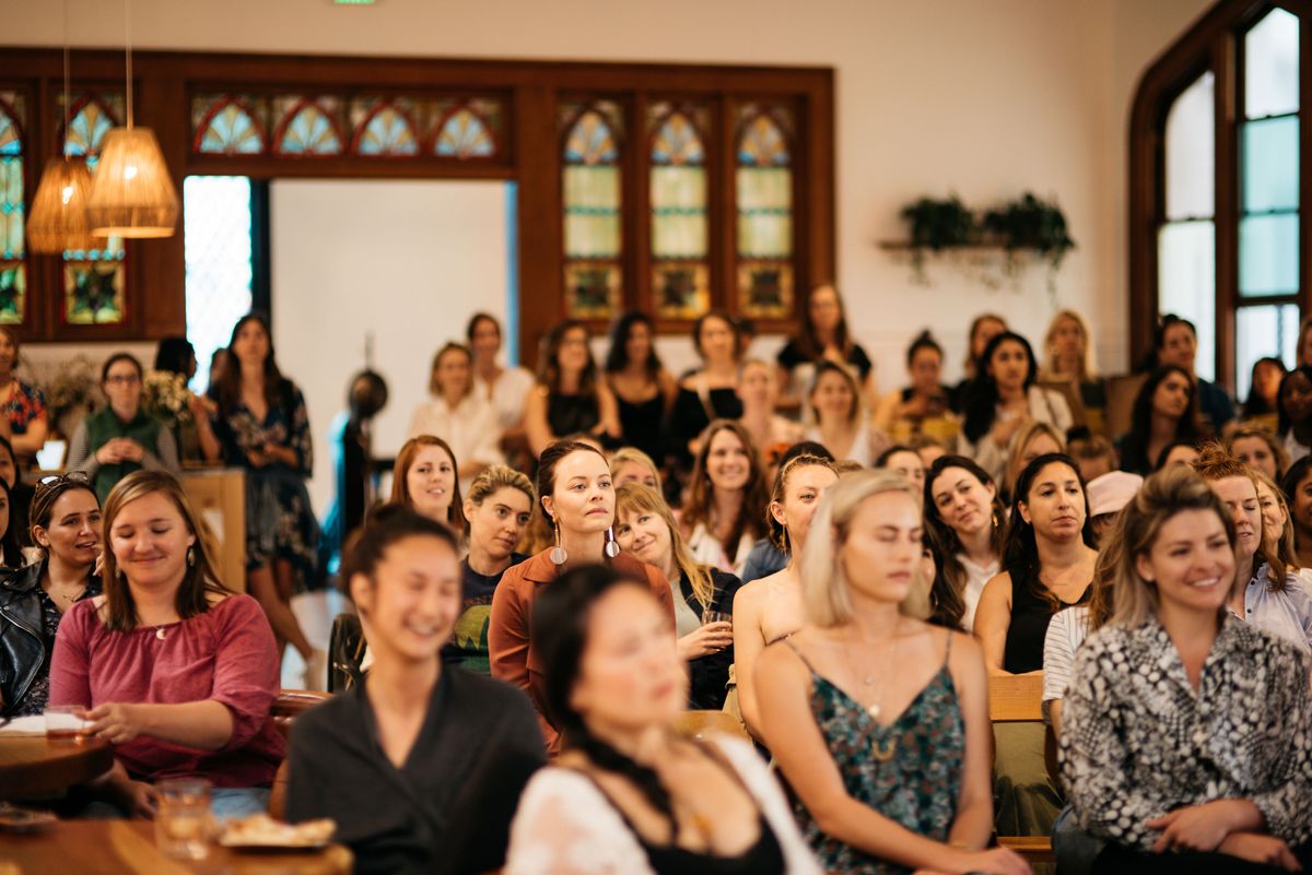 Conférence de la Méthode SOVERA devant un public